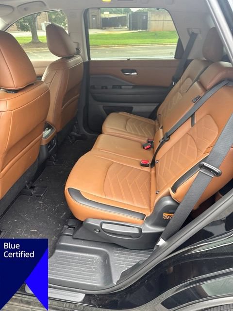 Used 2025 Nissan Pathfinder Platinum w/ Cargo Package FWD image 10