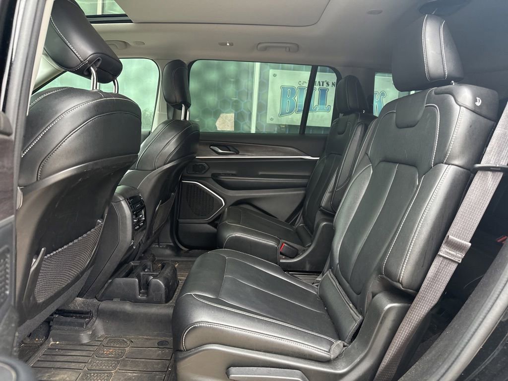 Used 2022 Jeep Grand Cherokee L Limited AWD/4WD image 9