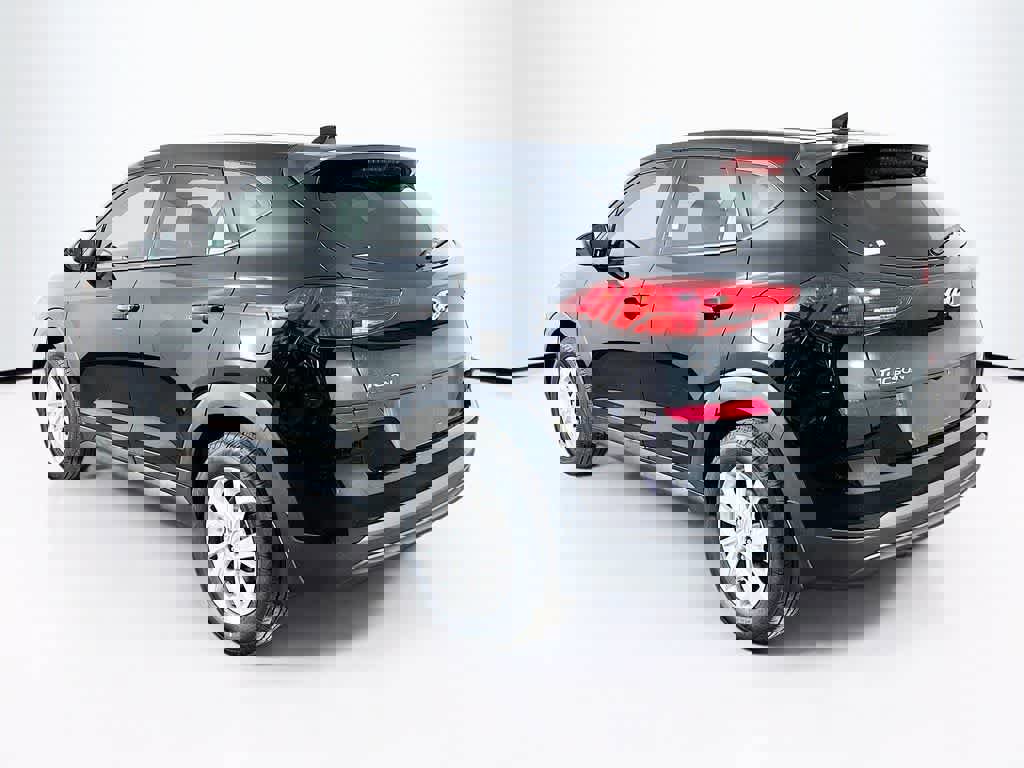 Used 2020 Hyundai Tucson SE image 3