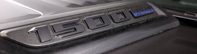 Used 2024 RAM 1500 Laramie AWD/4WD image 32