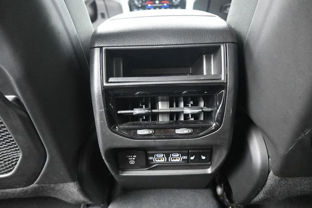 Used 2023 Jeep Grand Cherokee Limited AWD/4WD image 8