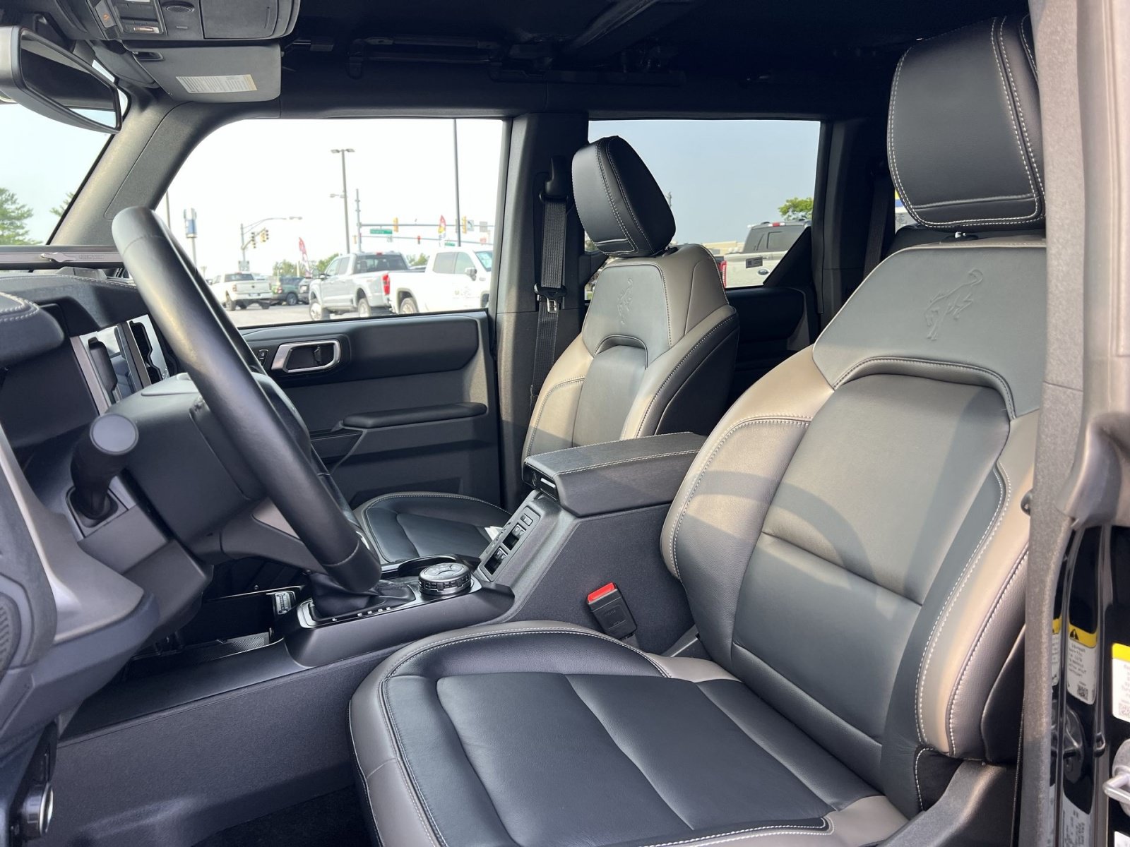 Certified 2025 Ford Bronco Outer Banks w/ Sasquatch Package AWD/4WD image 13
