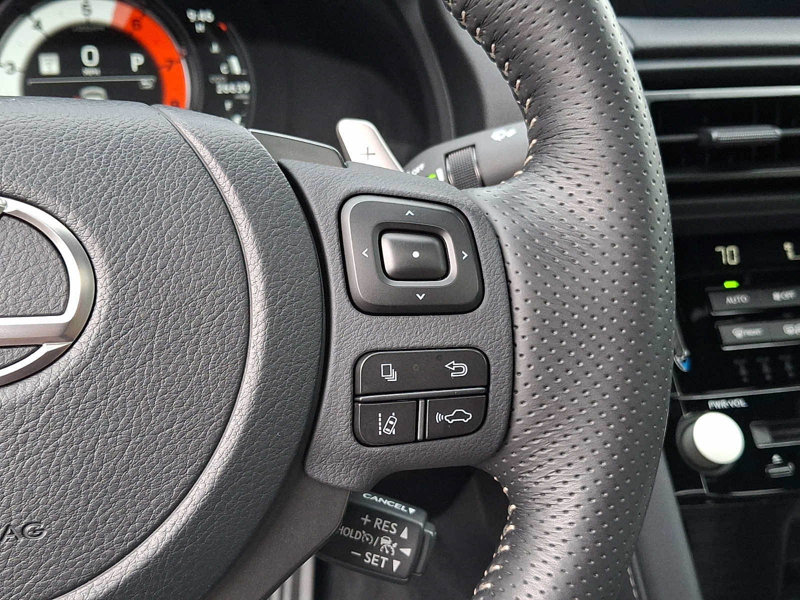 Used 2023 Lexus IS 500 RWD image 23