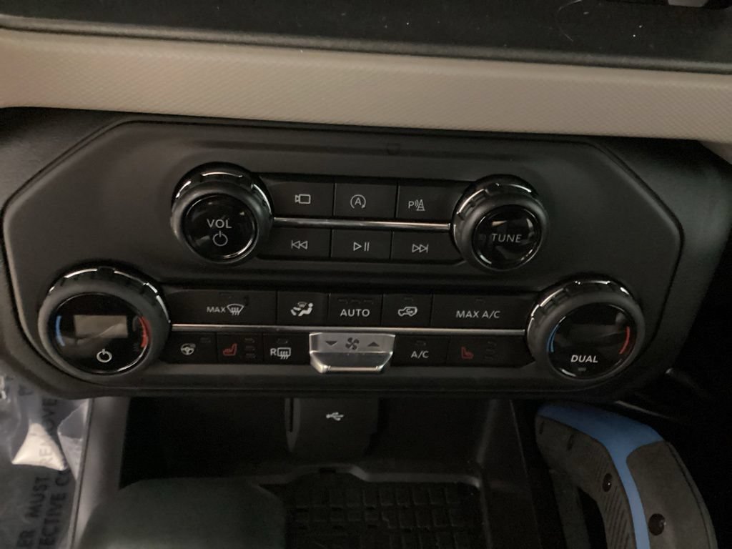 Certified 2024 Ford Bronco Wildtrak AWD/4WD image 19