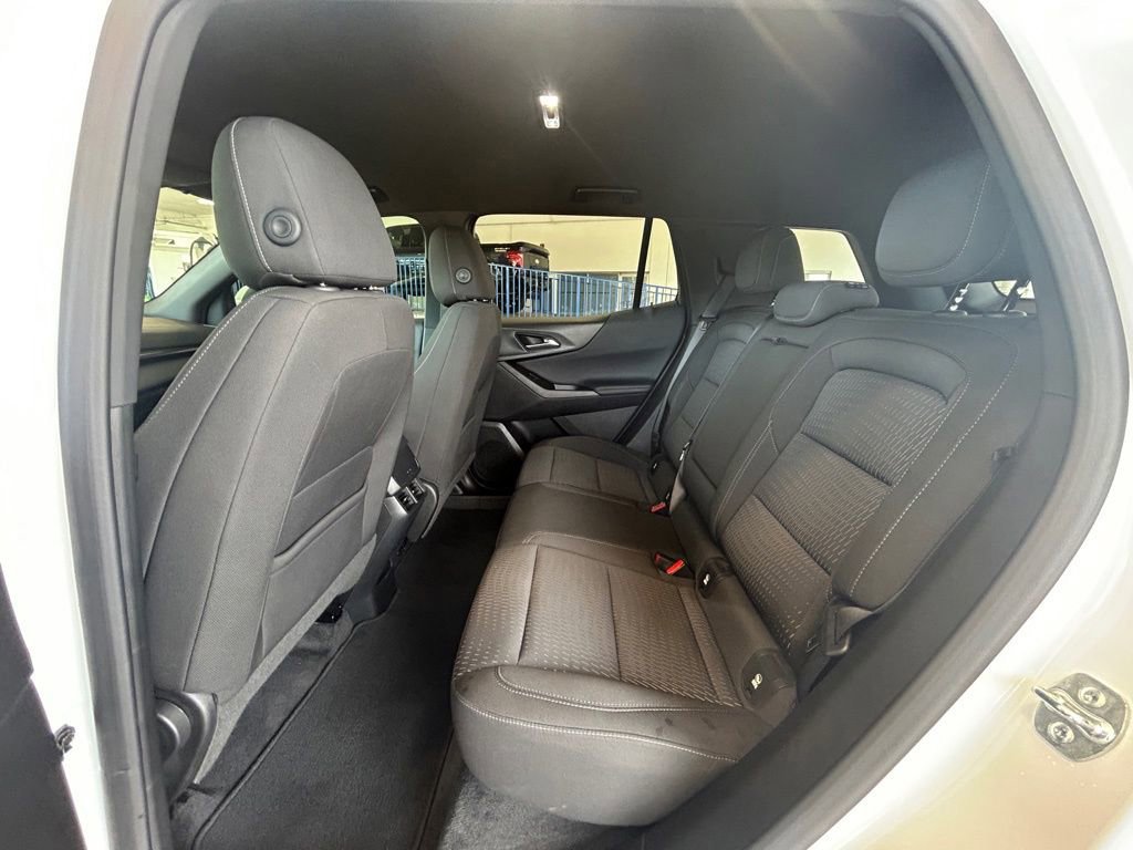 Used 2025 Chevrolet Equinox LT image 32