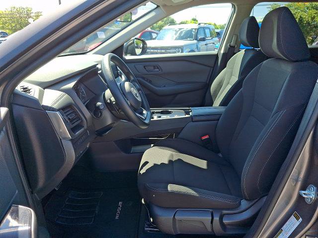 Used 2024 Nissan Rogue S FWD image 13