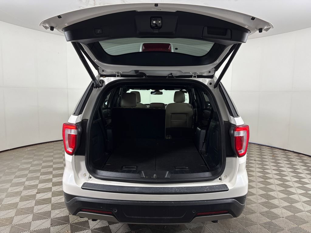 Certified 2019 Ford Explorer XLT w/ Equipment Group 202A AWD/4WD image 29
