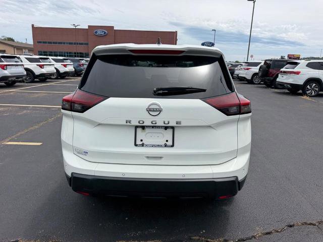 Used 2024 Nissan Rogue S FWD image 4