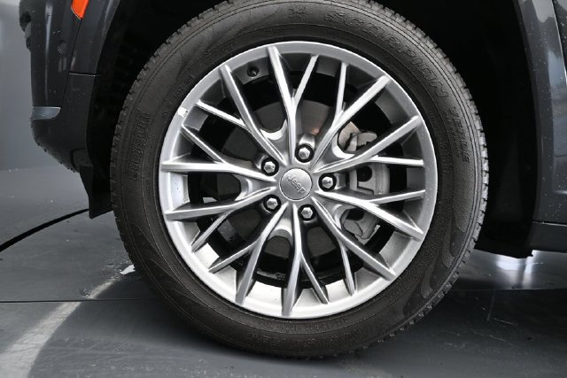 Used 2025 Jeep Grand Cherokee L Summit AWD/4WD image 19
