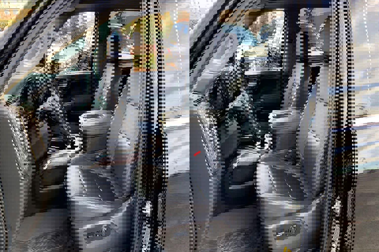 Used 2021 Chevrolet Silverado 2500 LTZ w/ LTZ Premium Texas Edition image 9