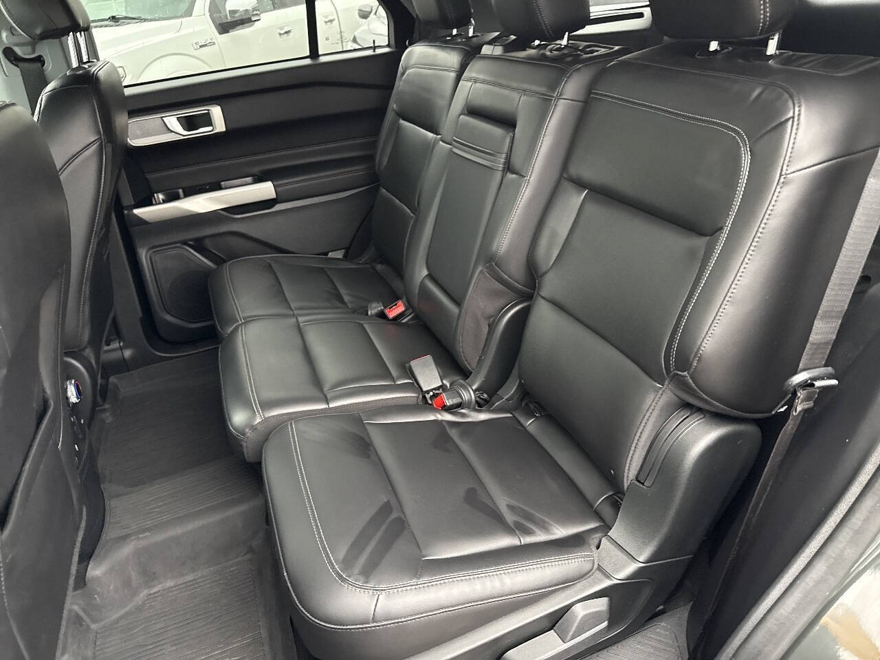 Certified 2023 Ford Explorer XLT w/ Equipment Group 202A AWD/4WD image 13
