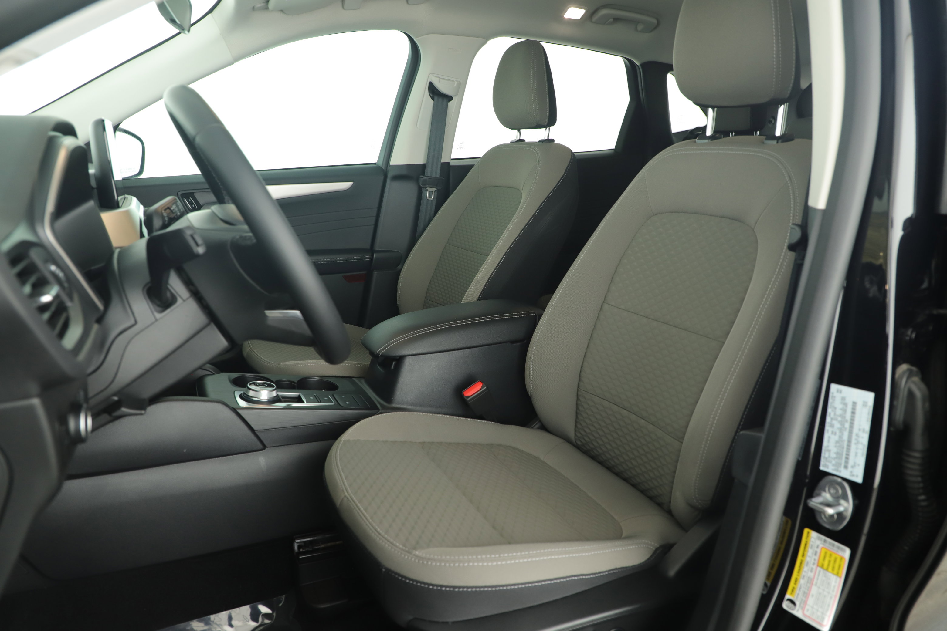 Certified 2022 Ford Escape SE w/ SE Sport Appearance Package image 18