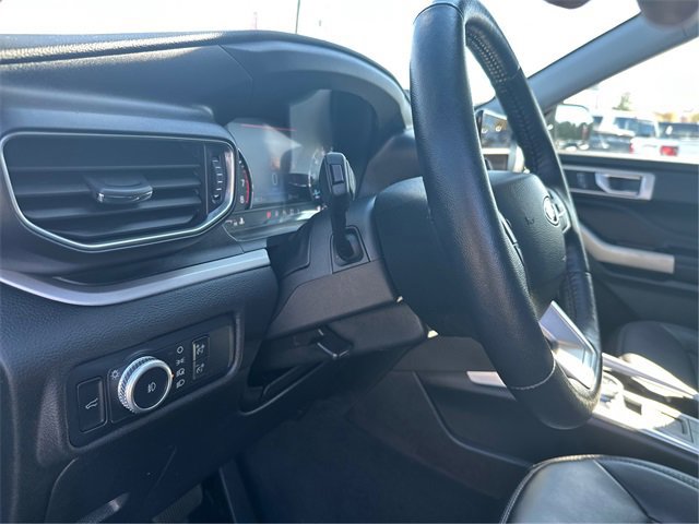 Certified 2022 Ford Explorer XLT w/ Equipment Group 202A image 30