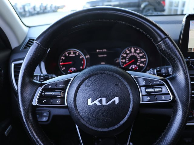 Used 2022 Kia Seltos SX w/ Sunroof Package AWD/4WD image 26