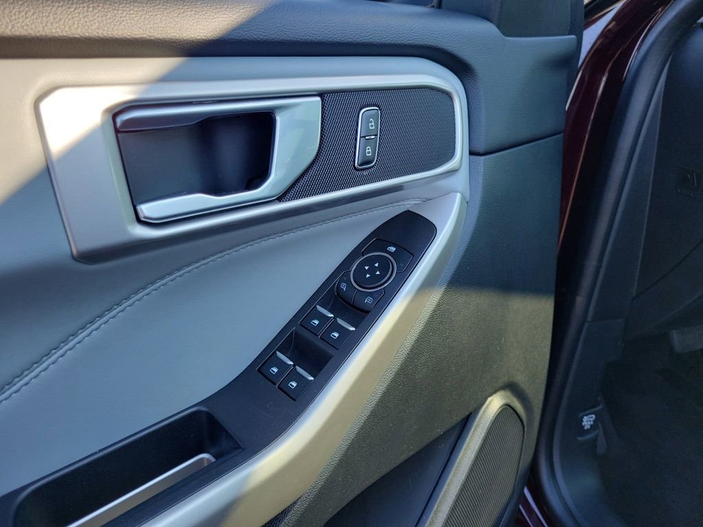 Certified 2023 Ford Explorer XLT w/ Equipment Group 202A image 19
