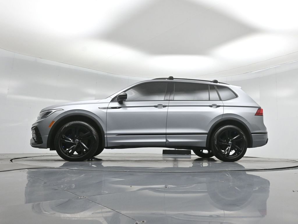 Used 2023 Volkswagen Tiguan SE R-Line FWD image 22
