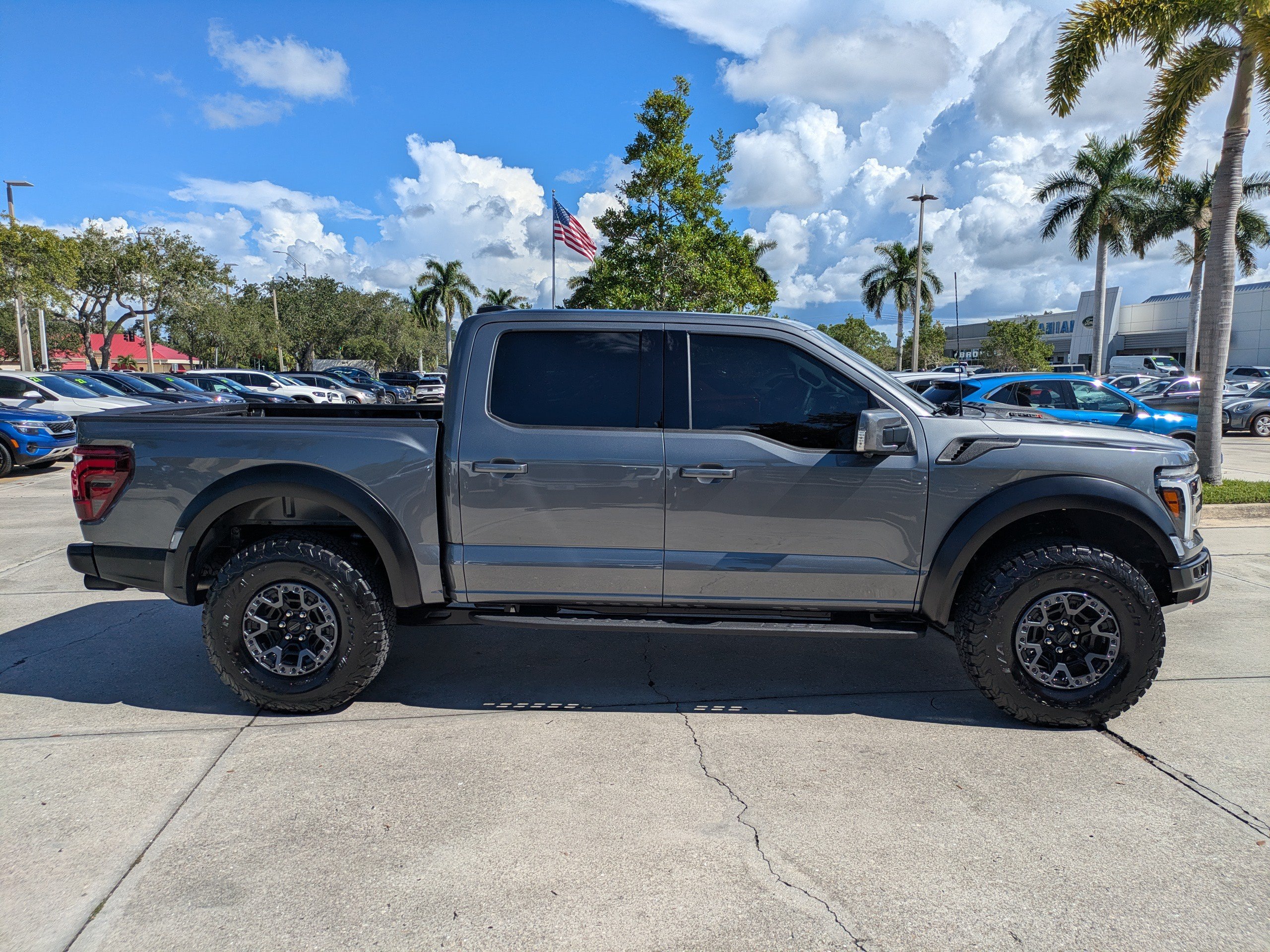 Certified 2025 Ford F150 Raptor w/ Equipment Group 803A Raptor R AWD/4WD image 3