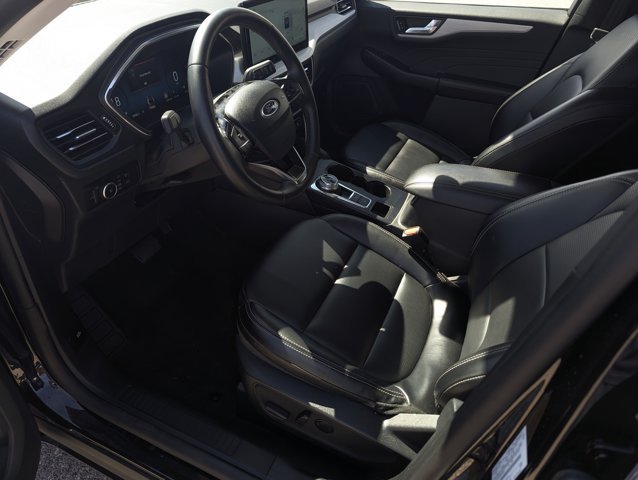 Certified 2025 Ford Escape Platinum AWD/4WD image 9