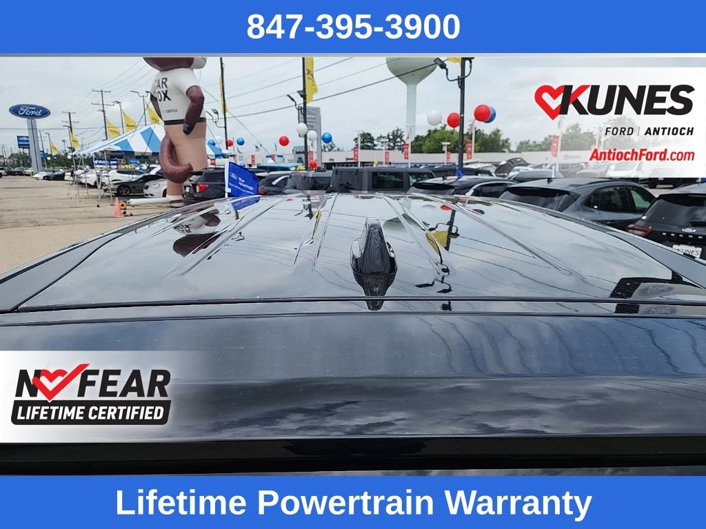 Used 2025 Chrysler Pacifica Select FWD image 8
