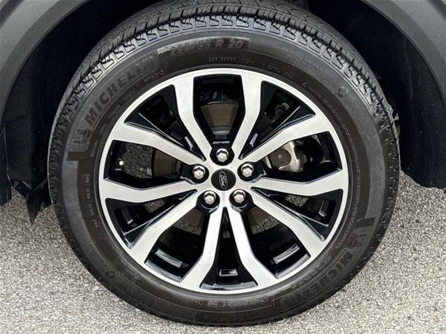 Certified 2025 Ford Explorer ST-Line AWD/4WD image 9