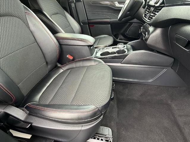 Certified 2025 Ford Escape ST-Line image 10