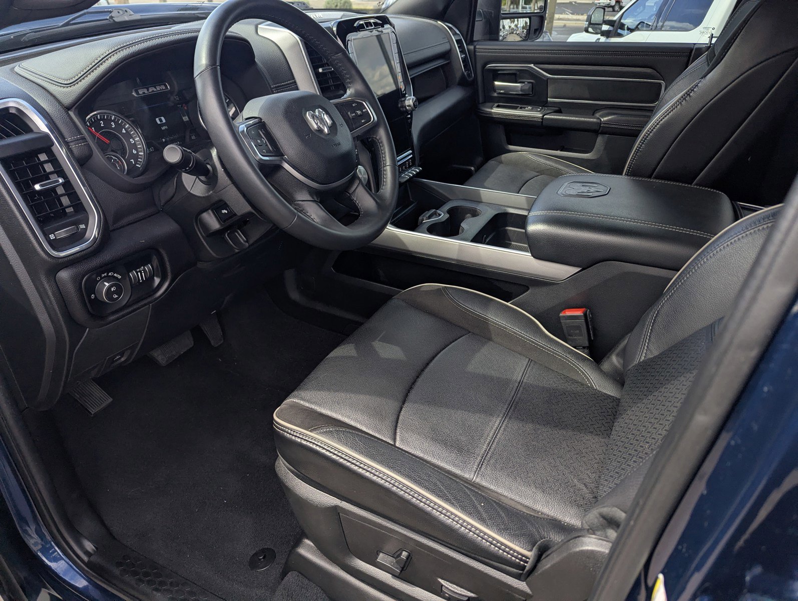 Used 2024 RAM 2500 Laramie w/ Night Edition AWD/4WD image 10