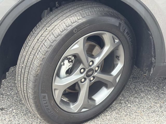 Certified 2025 Ford Escape ST-Line Select AWD/4WD image 14