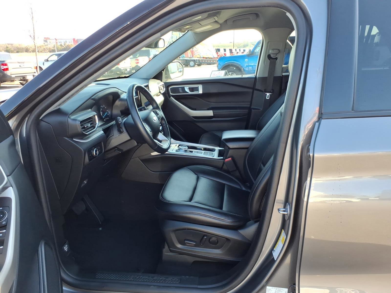 Certified 2024 Ford Explorer XLT w/ Equipment Group 202A image 11