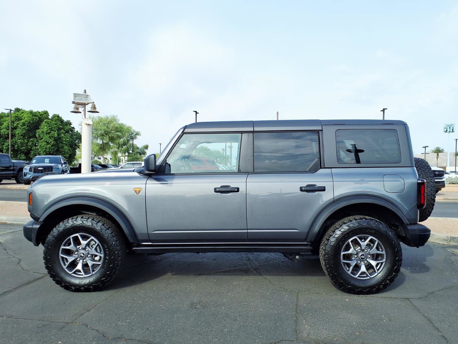 Certified 2025 Ford Bronco Badlands AWD/4WD image 3