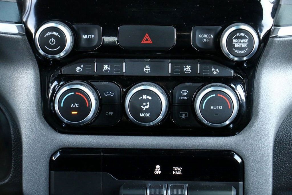 Used 2024 RAM 1500 Laramie image 28