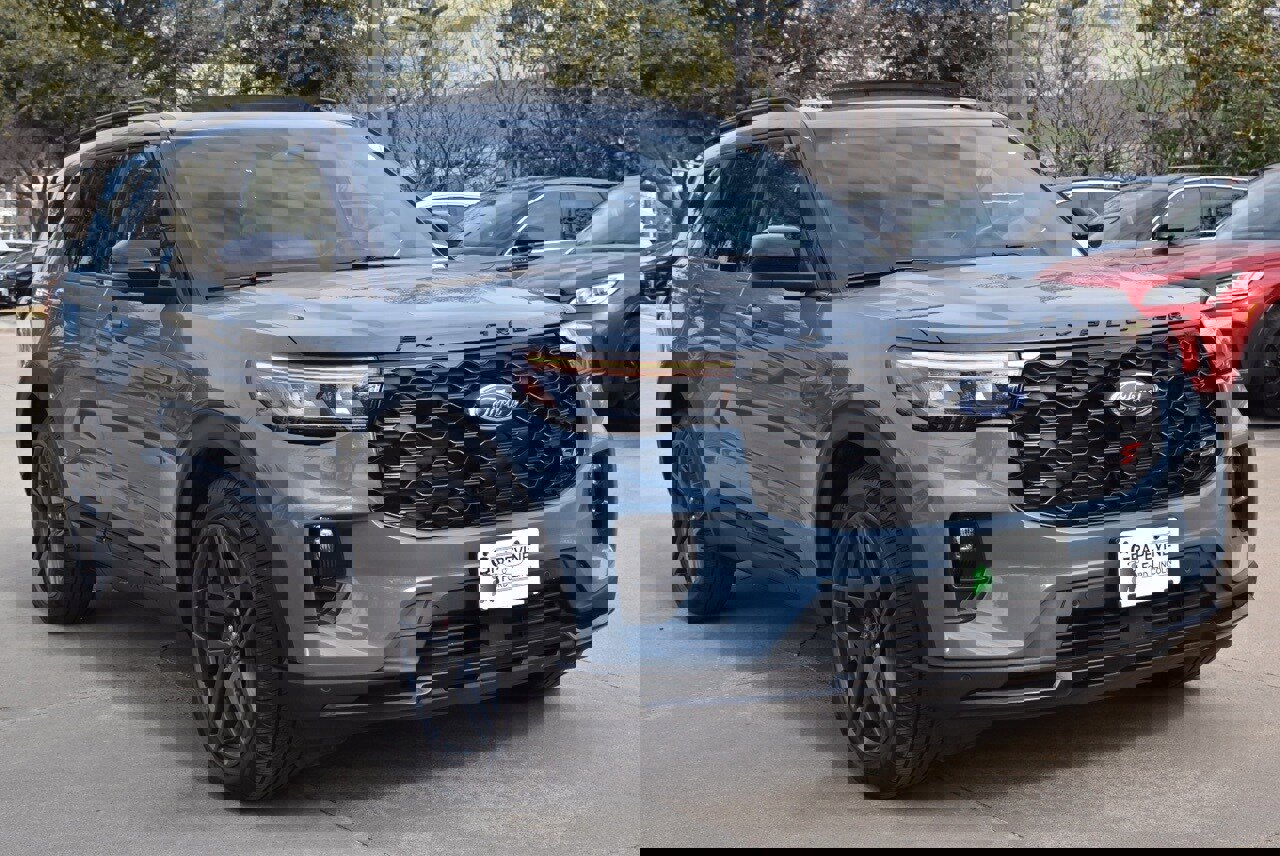 Certified 2025 Ford Explorer ST image 4