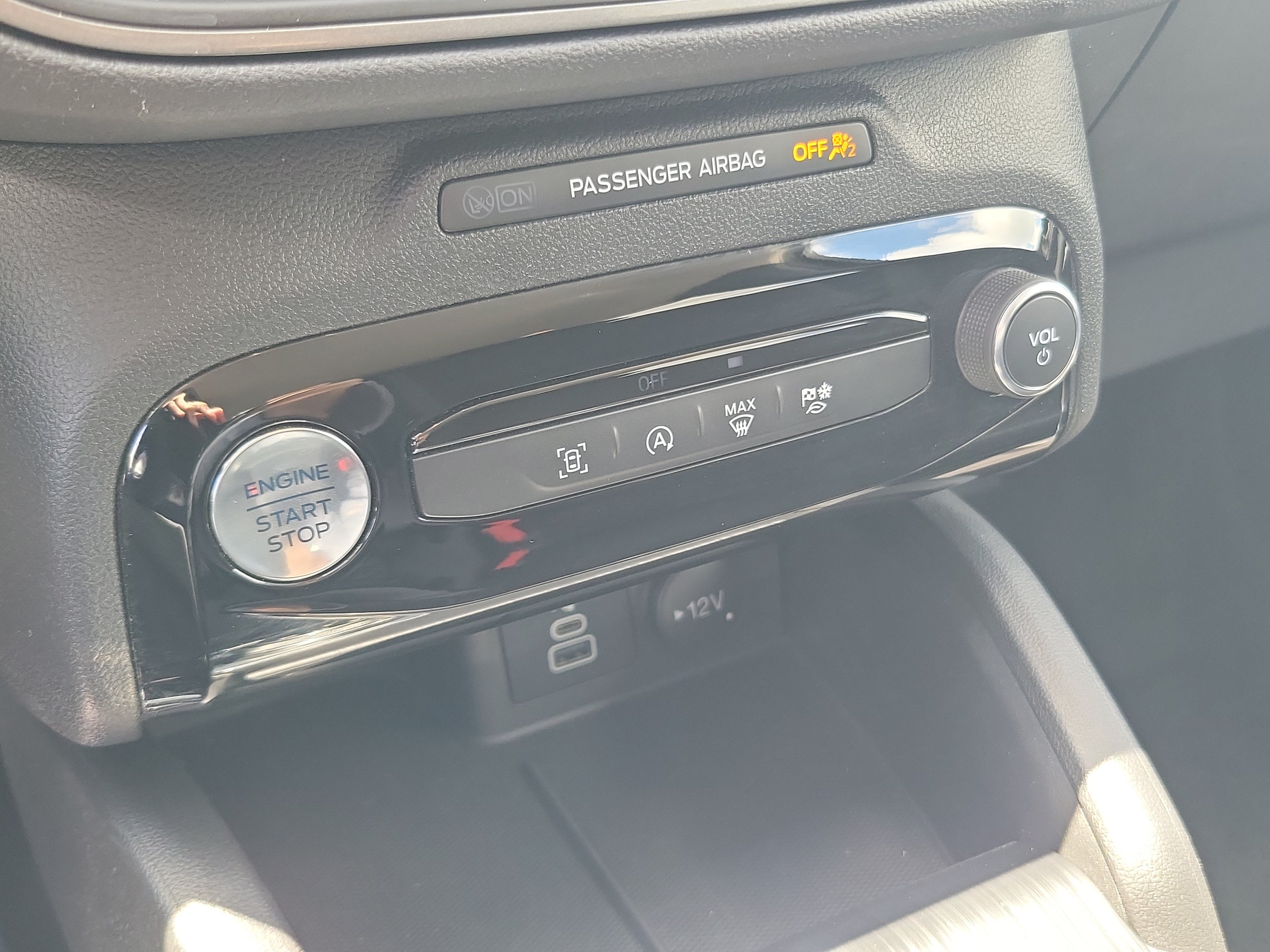 Certified 2025 Ford Escape Active w/ Tech Pack #1 FWD image 24