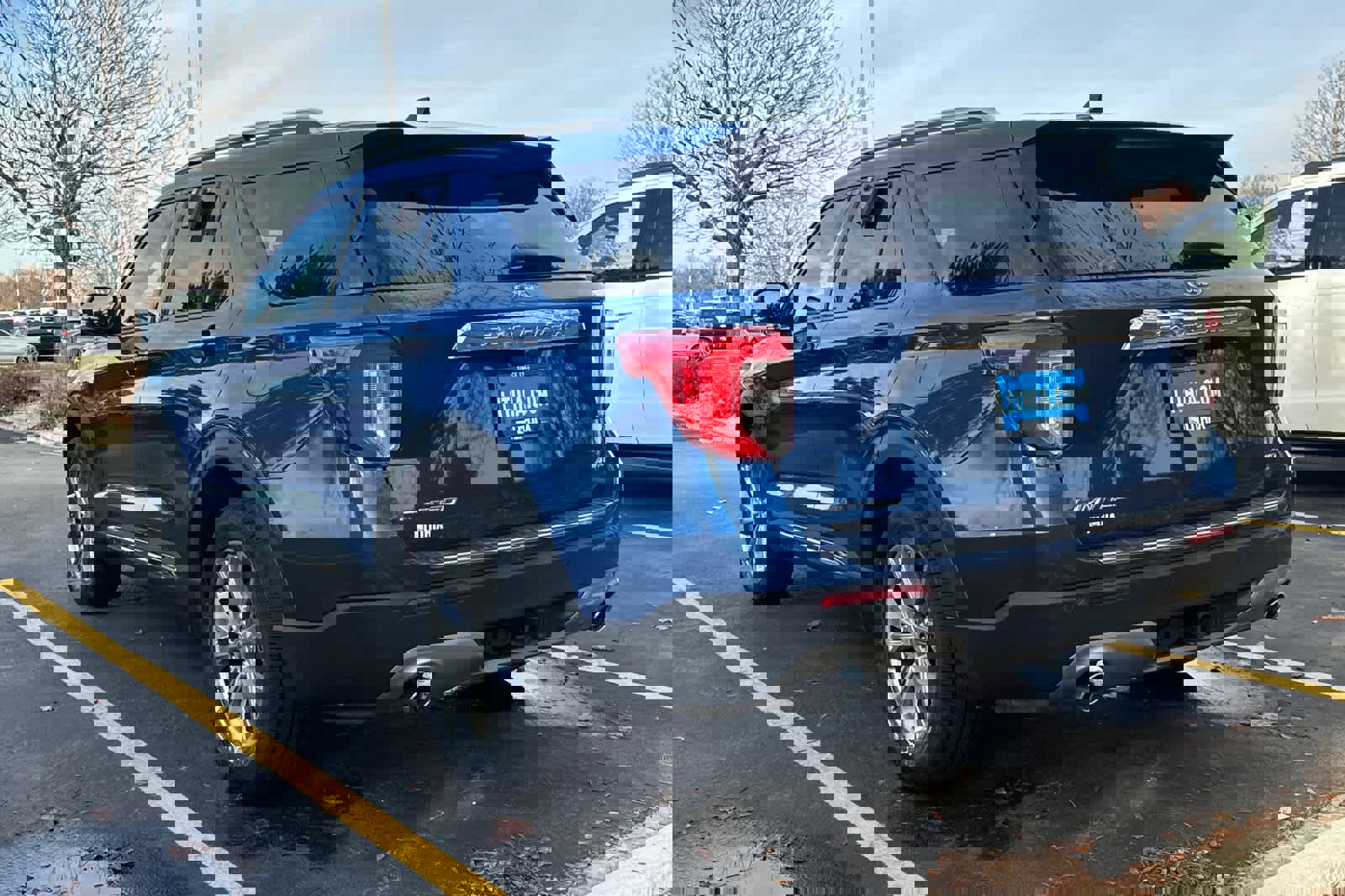 Certified 2022 Ford Explorer Limited w/ Equipment Group 301A image 3