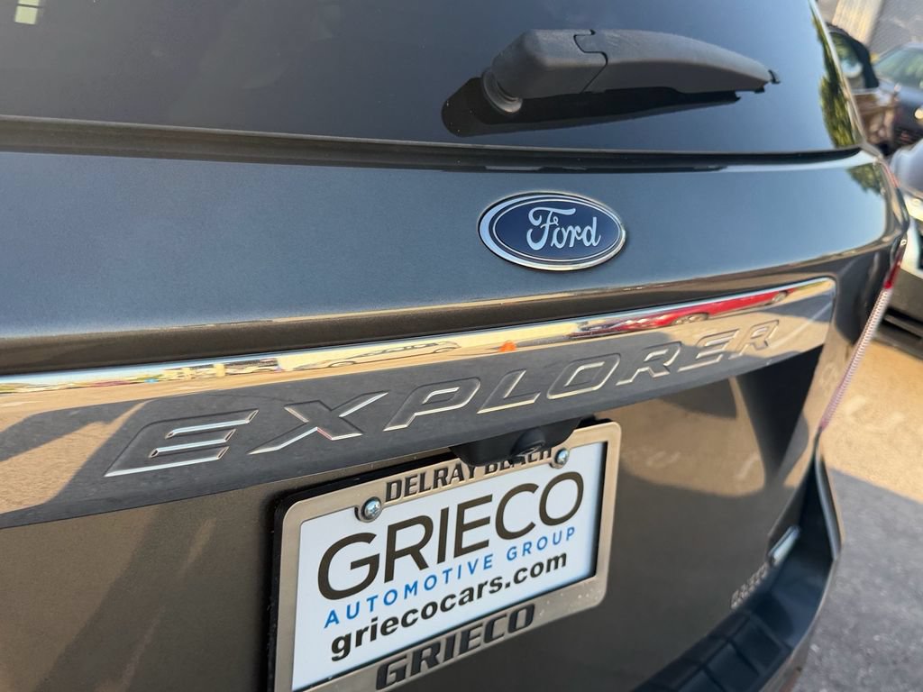 Certified 2020 Ford Explorer XLT w/ Equipment Group 202A AWD/4WD image 15