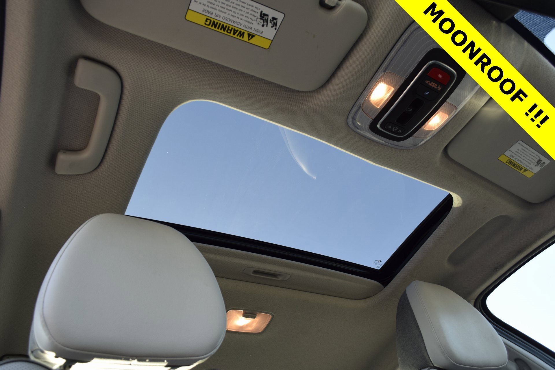 Used 2024 Hyundai Elantra Limited image 6