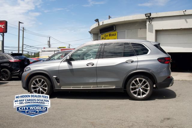 Used 2024 BMW X5 sDrive40i w/ Premium Package RWD image 3