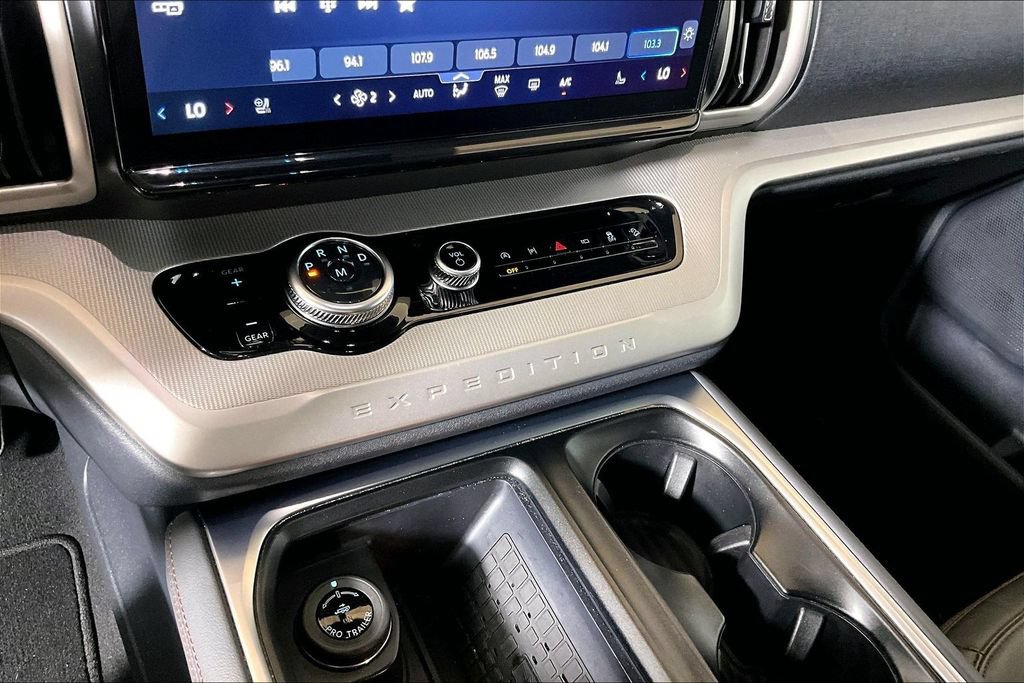 Certified 2025 Ford Expedition Active AWD/4WD image 26