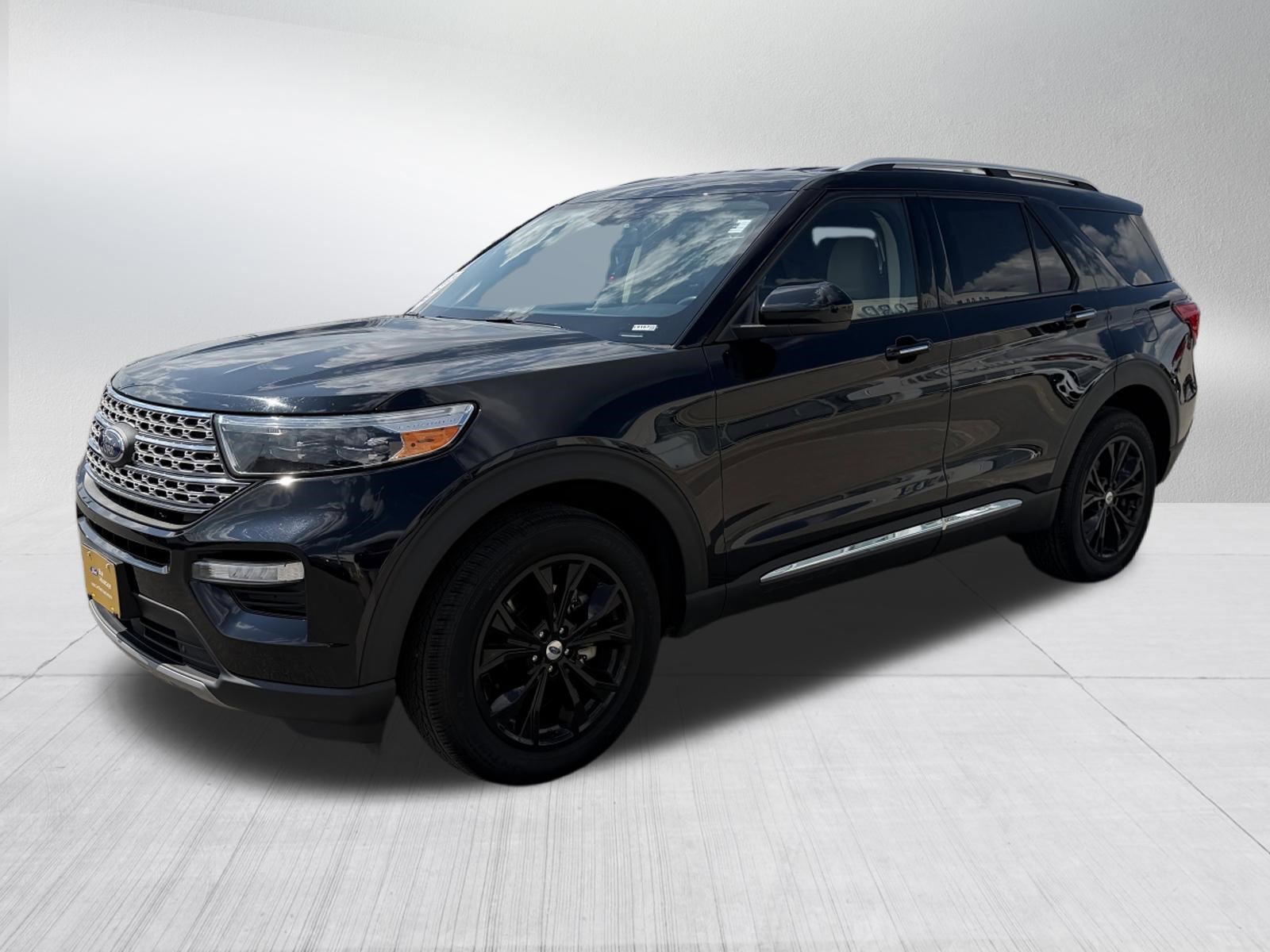 Certified 2023 Ford Explorer Limited AWD/4WD image 3
