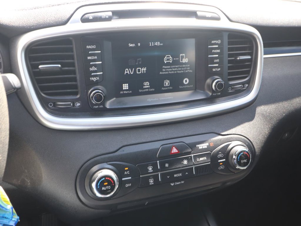 Used 2018 Kia Sorento FWD image 19