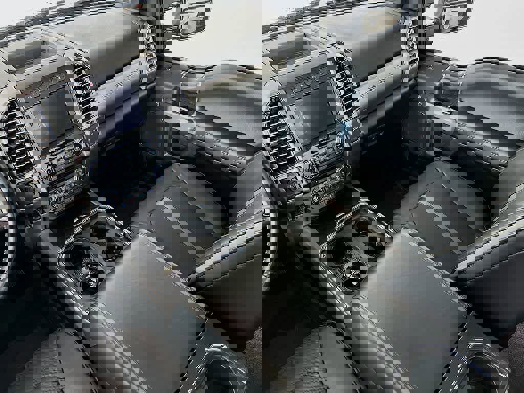 Certified 2018 Ford F350 Platinum w/ Platinum Ultimate Package image 11