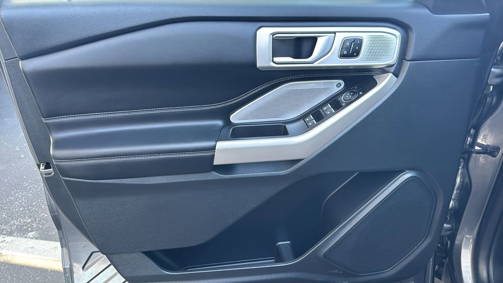 Certified 2023 Ford Explorer Limited w/ Limited Technology Package RWD image 18