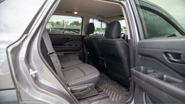 Used 2024 Nissan Pathfinder SV w/ Black Appearance Package AWD/4WD image 26