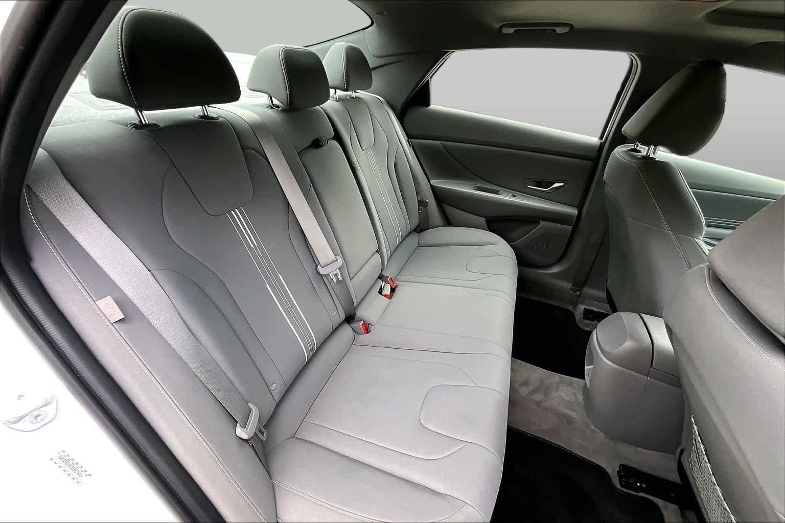 Used 2024 Hyundai Elantra SEL w/ Convenience Package FWD image 20