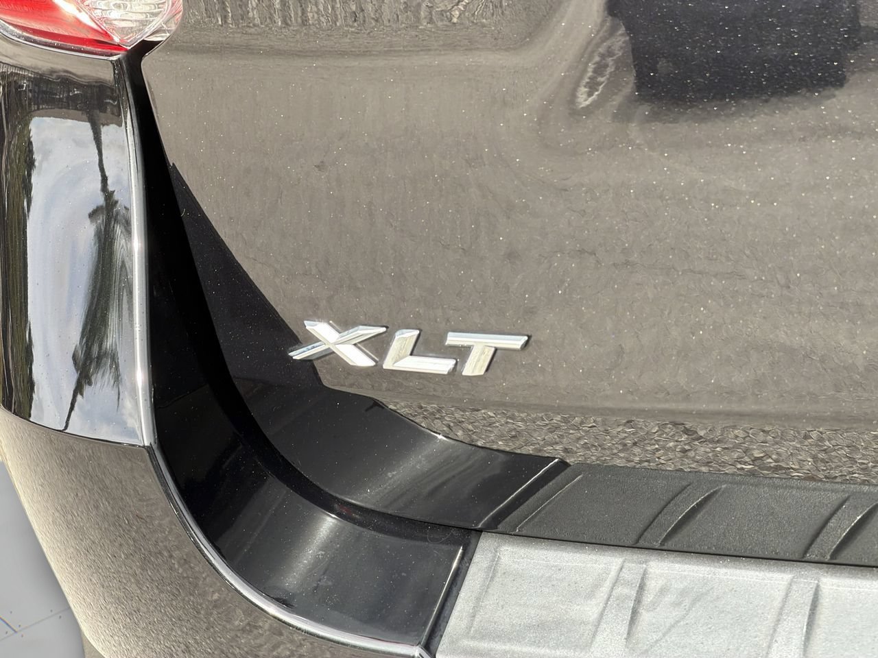 Certified 2023 Ford Explorer XLT w/ Equipment Group 202A RWD image 10