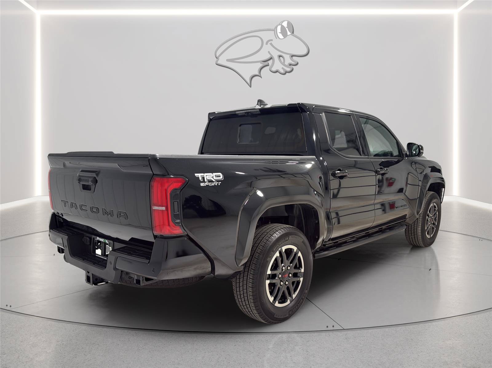 Used 2025 Toyota Tacoma TRD Sport w/ TRD Sport Premium Package AWD/4WD image 5