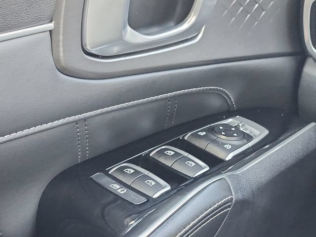 Used 2022 Kia Sorento SX AWD/4WD image 11