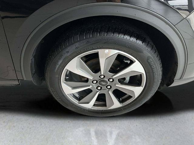 Certified 2024 Ford Escape Platinum AWD/4WD image 32