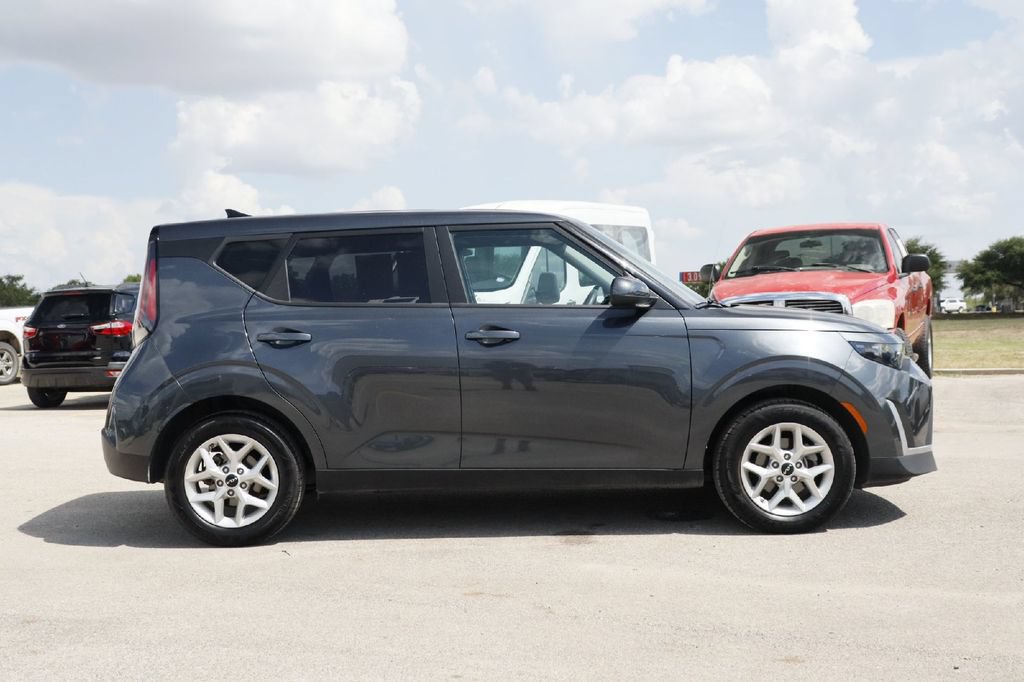 Used 2024 Kia Soul LX w/ Option Group 015 FWD image 29