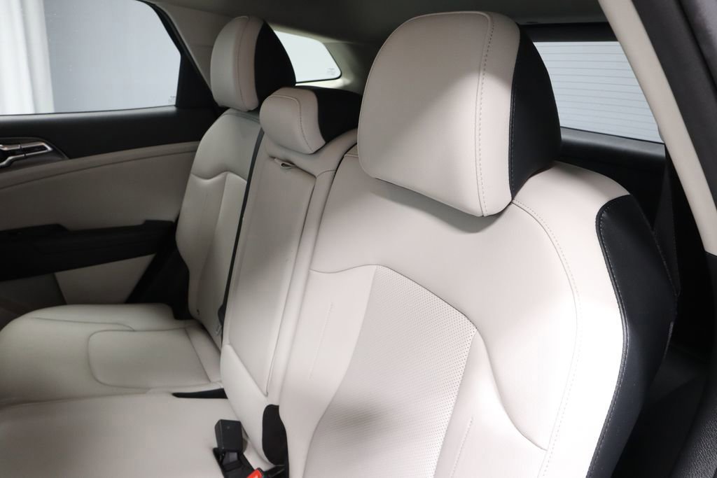 Used 2023 Kia Sportage EX image 23