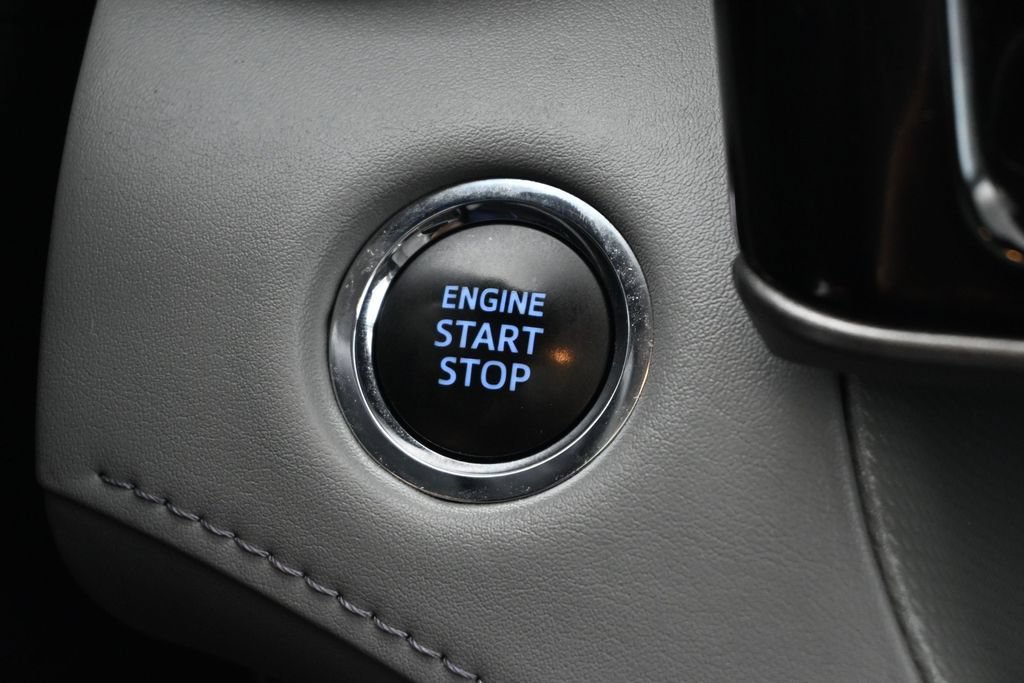 Used 2022 Toyota Highlander Limited FWD image 14
